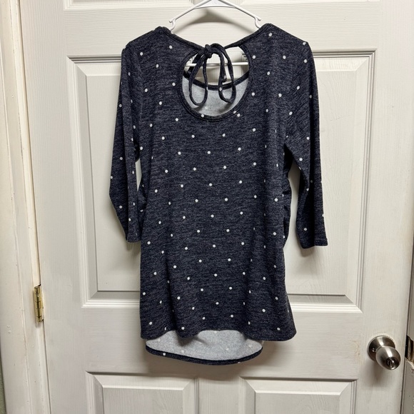 Le Lis Maternity Keyhole Back Knit Top - Picture 4 of 7